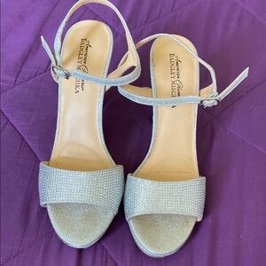 Badgley Mischka Silver Women's Sandals